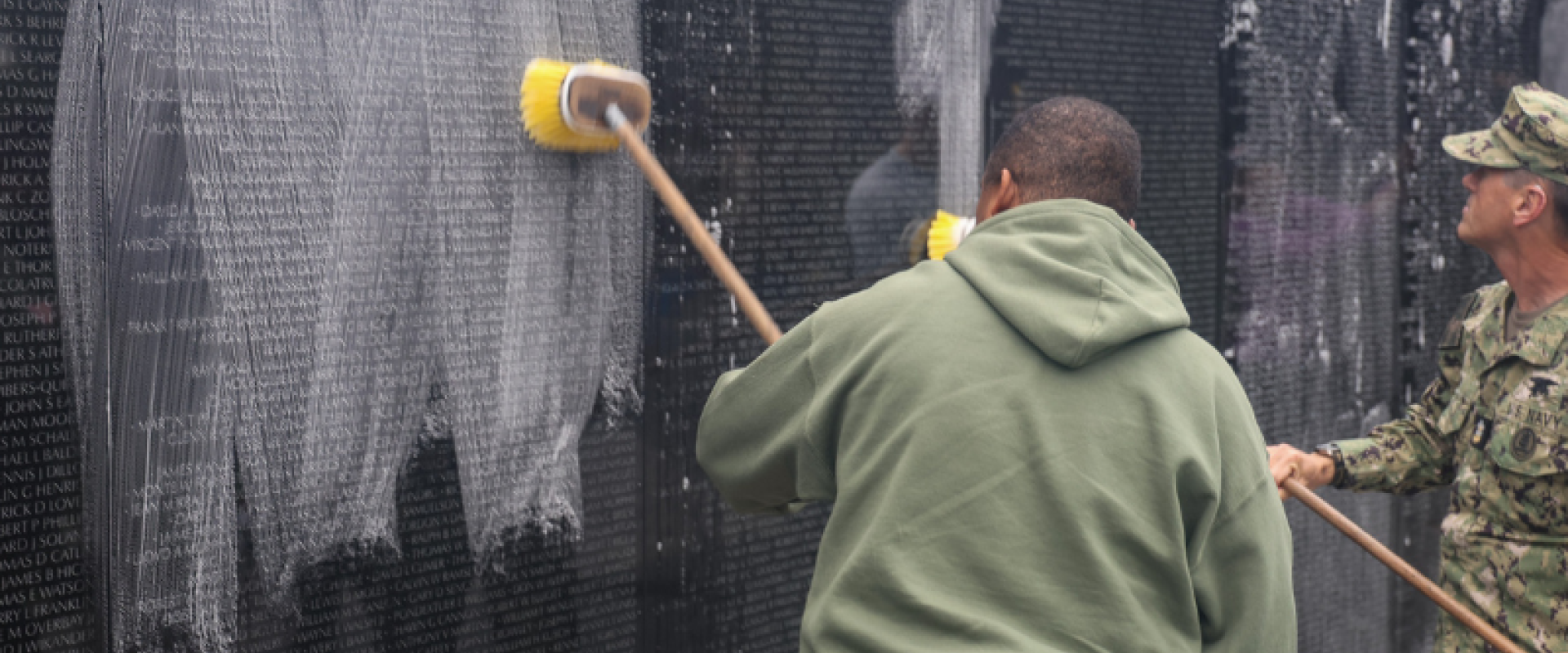 Rep Davis at Vietnam Veterans Memorial