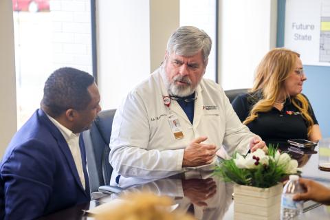 Congressman Davis hosts roundtable 