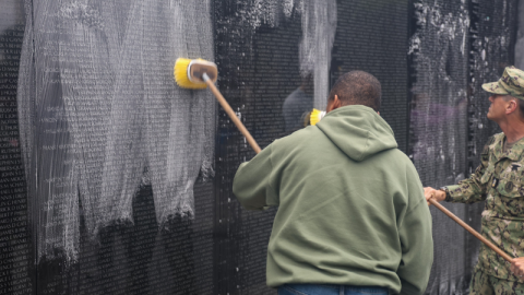 Rep Davis at Vietnam Veterans Memorial